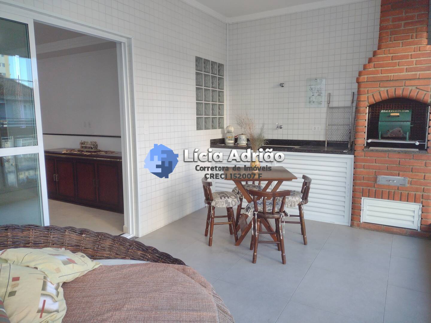Casa à venda com 3 quartos, 140m² - Foto 1
