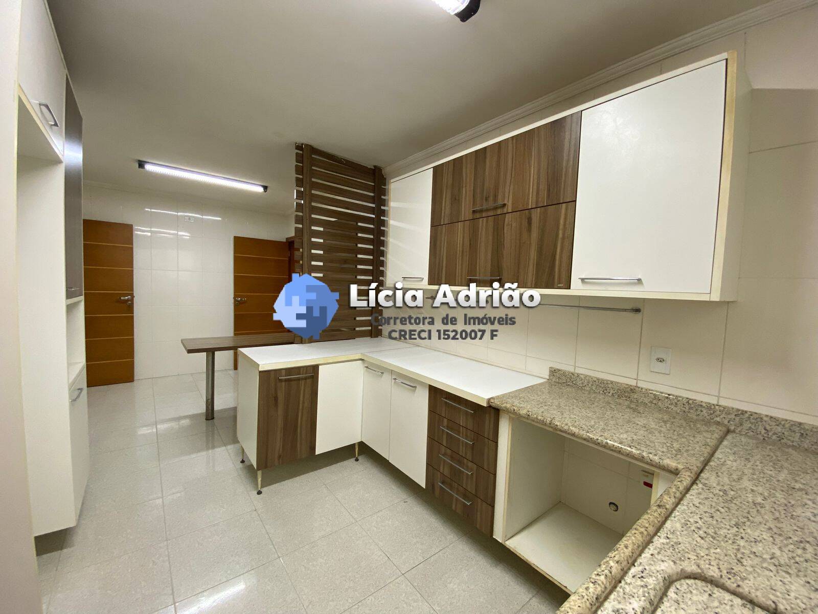 Apartamento para alugar com 4 quartos, 264m² - Foto 6
